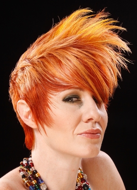 fryzury krótkie rude z grzywką uczesanie damskie zdjęcie numer 41